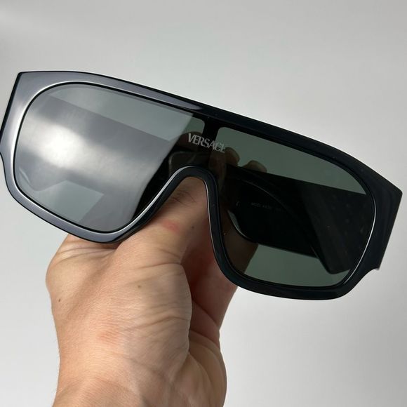 BRAND NEW VERSACE VE4439 GB1/71 Black/Dark Green Unisex Sunglasses main image 4